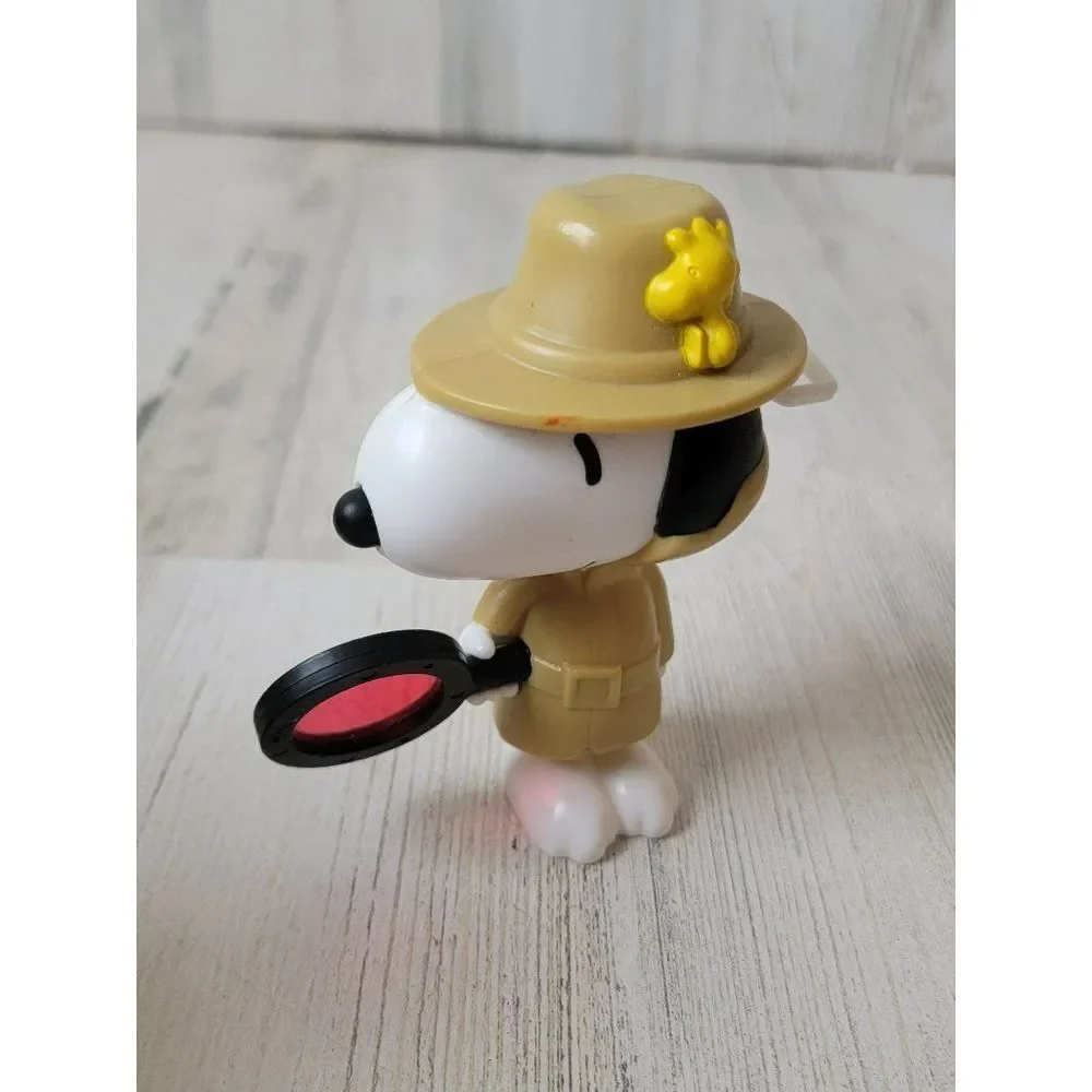 McDonald's 2013 Snoopy peanuts‎ detective toy figure